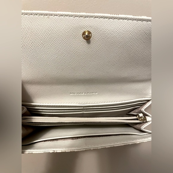 Michael Kors Wallet - Picture 3 of 3